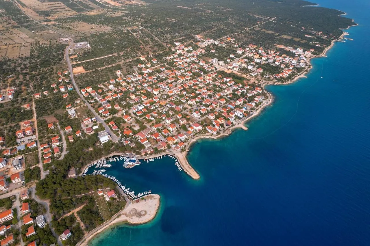Apartments With A Parking Space Mandre, Pag - 18748 Kolan 0*,