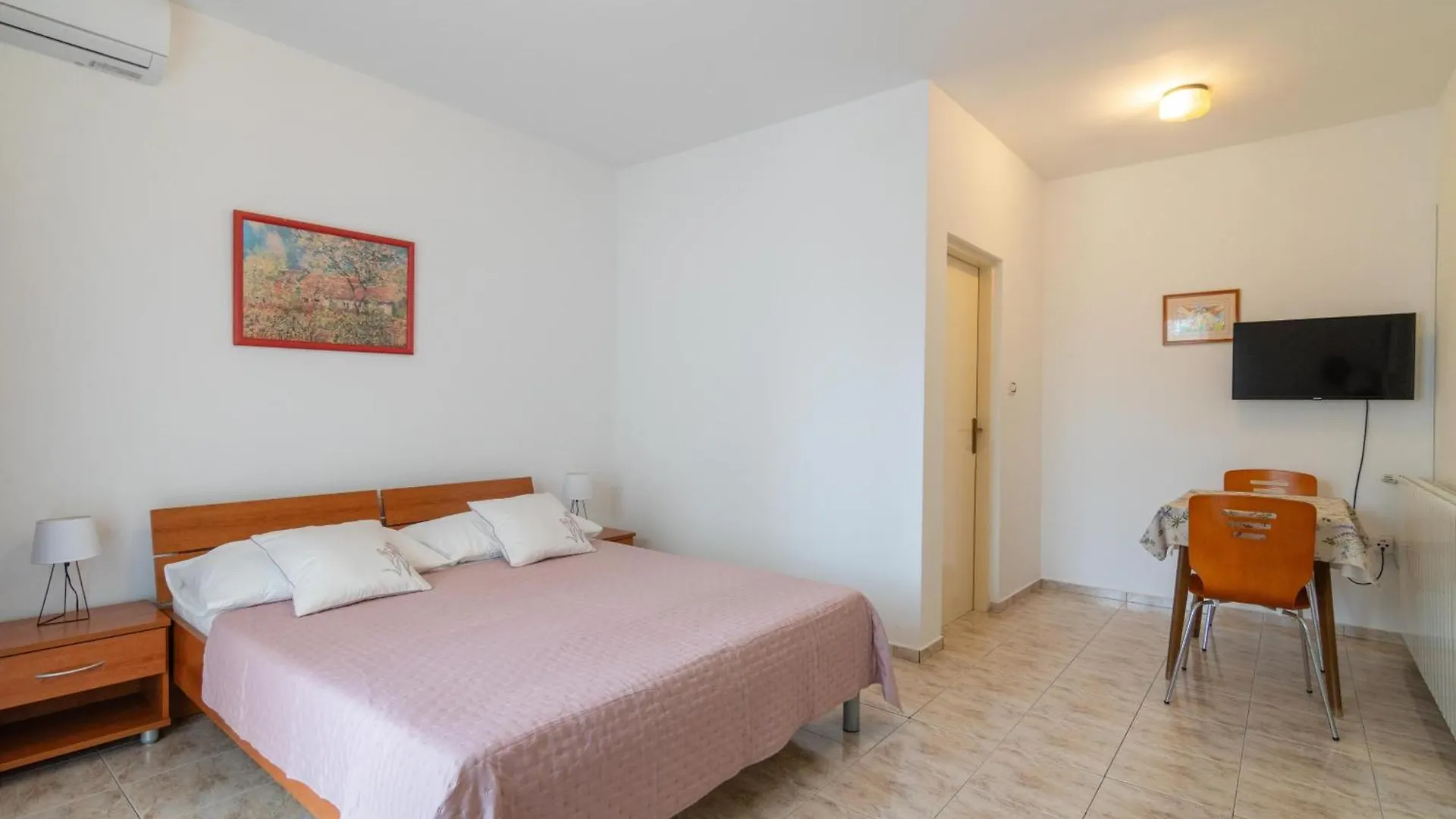 Apartments With A Parking Space Mandre, Pag - 18748 Kolan