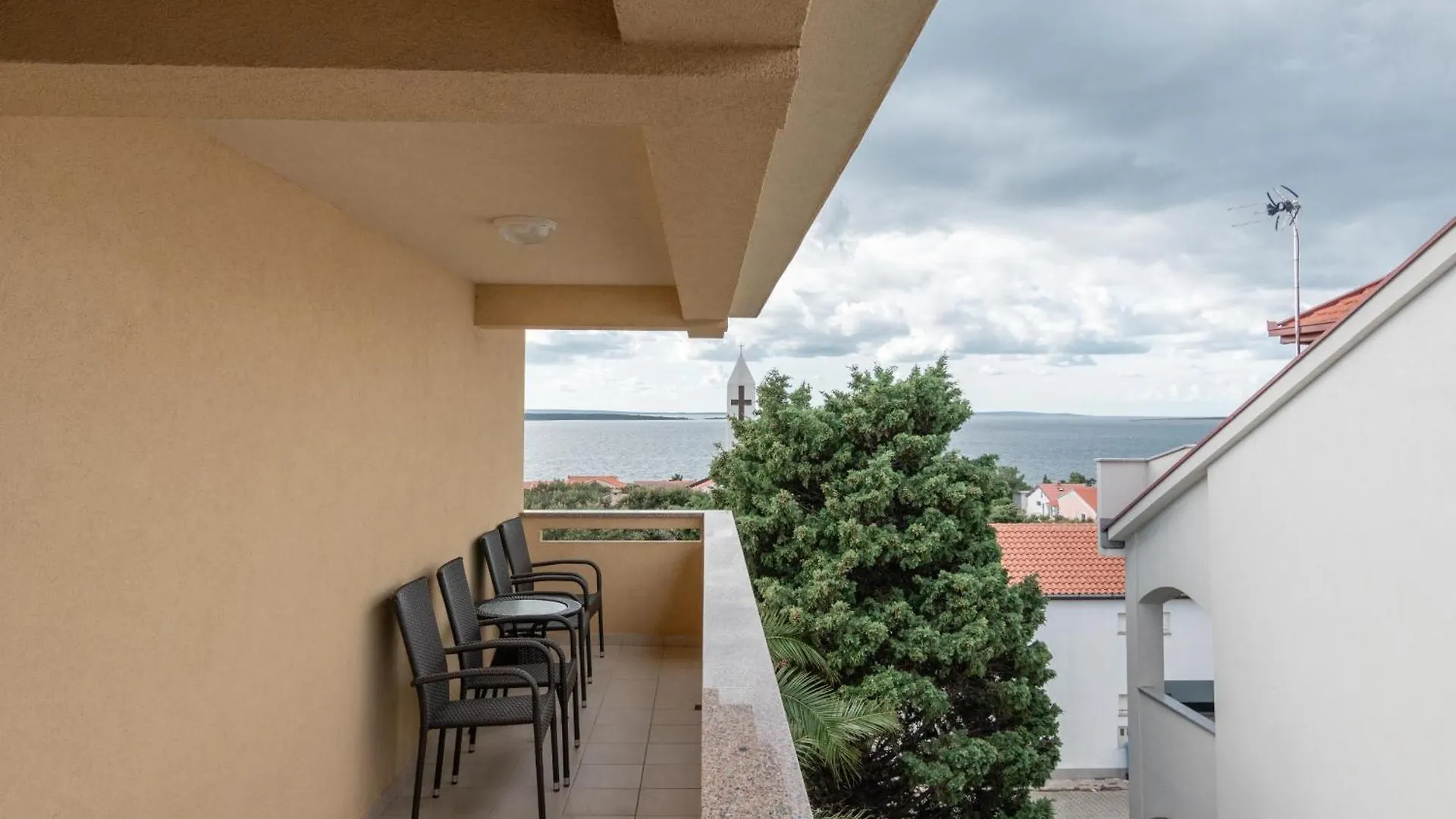 Apartments With A Parking Space Mandre, Pag - 18748 Kolan 0*,  Croatia