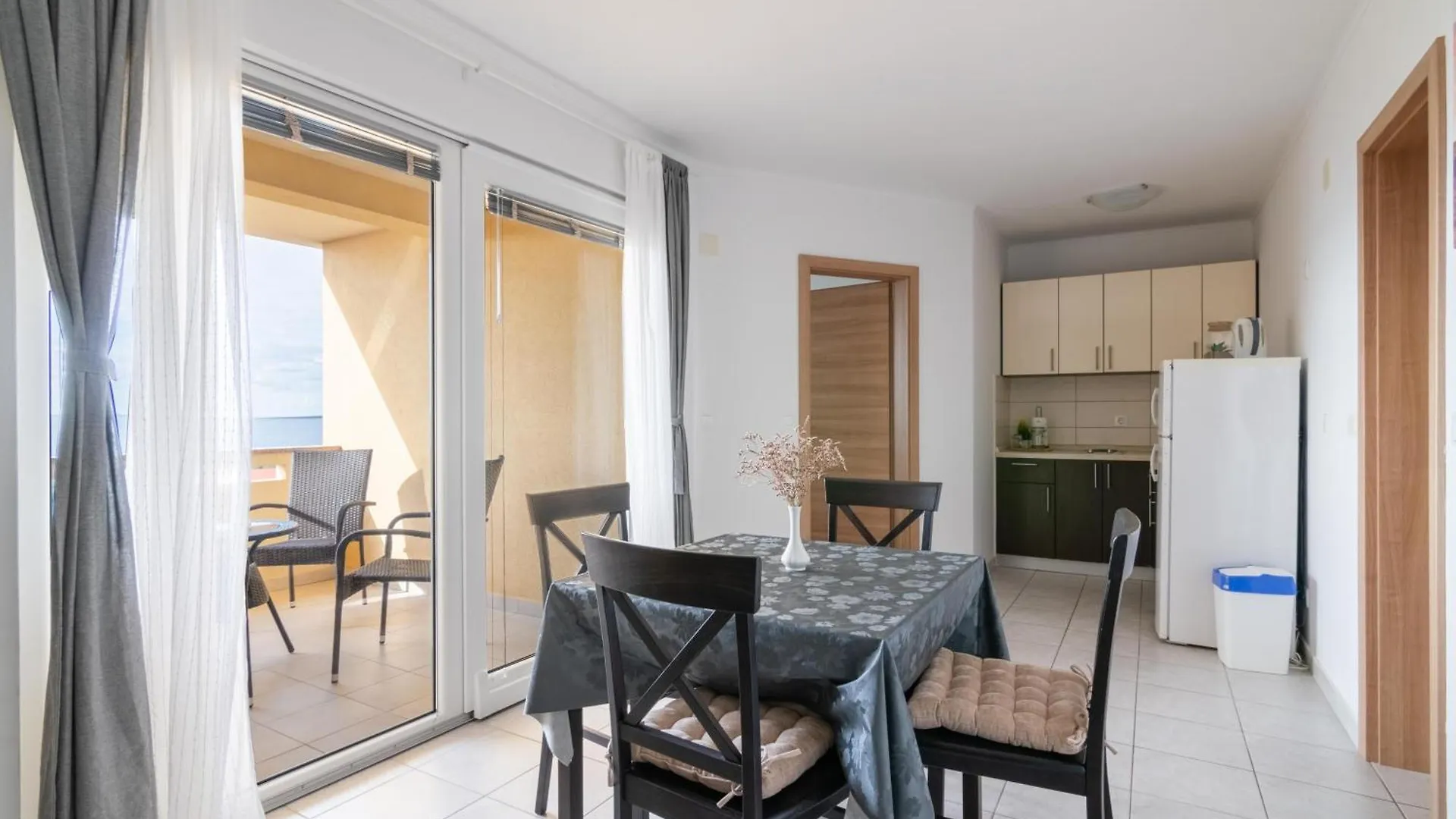 Apartments With A Parking Space Mandre, Pag - 18748 Kolan