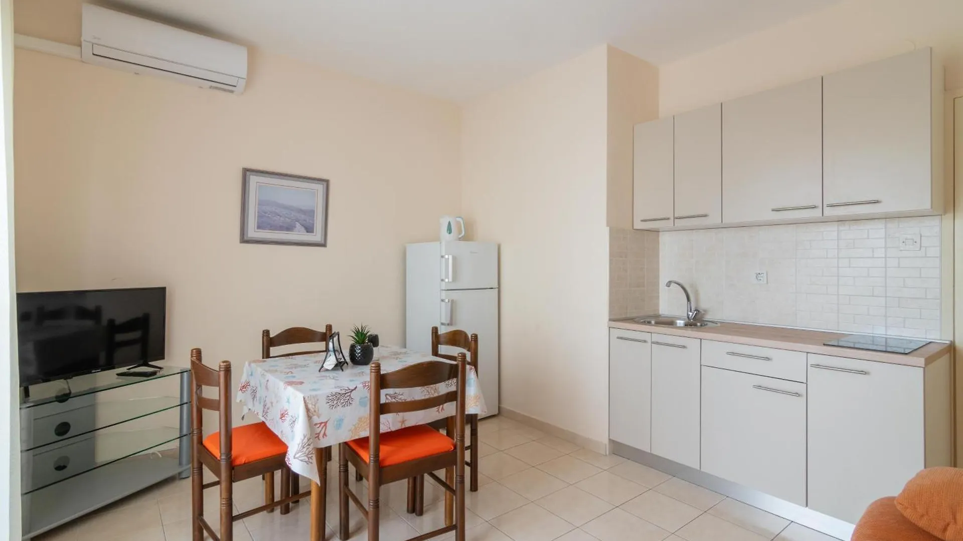 Apartments With A Parking Space Mandre, Pag - 18748 Kolan