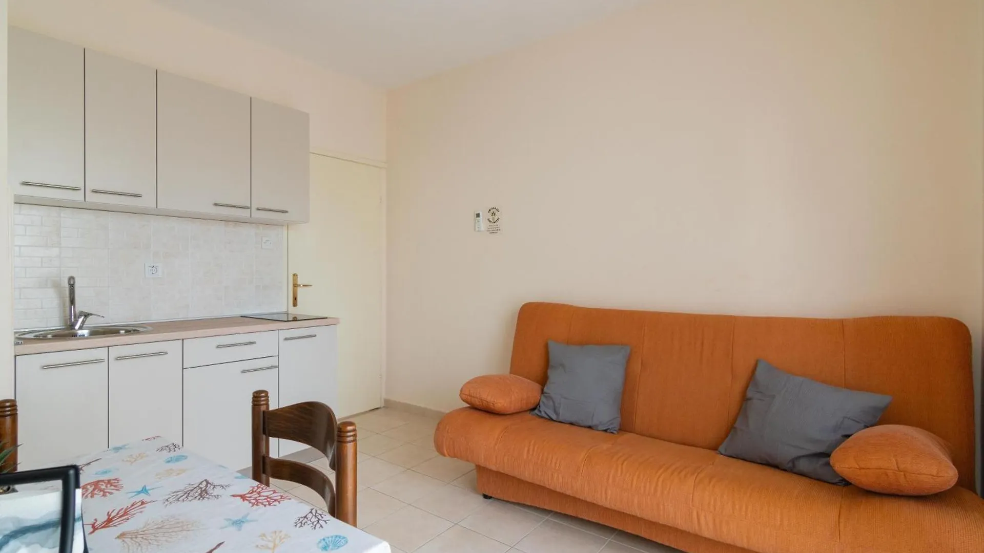 Apartments With A Parking Space Mandre, Pag - 18748 Kolan