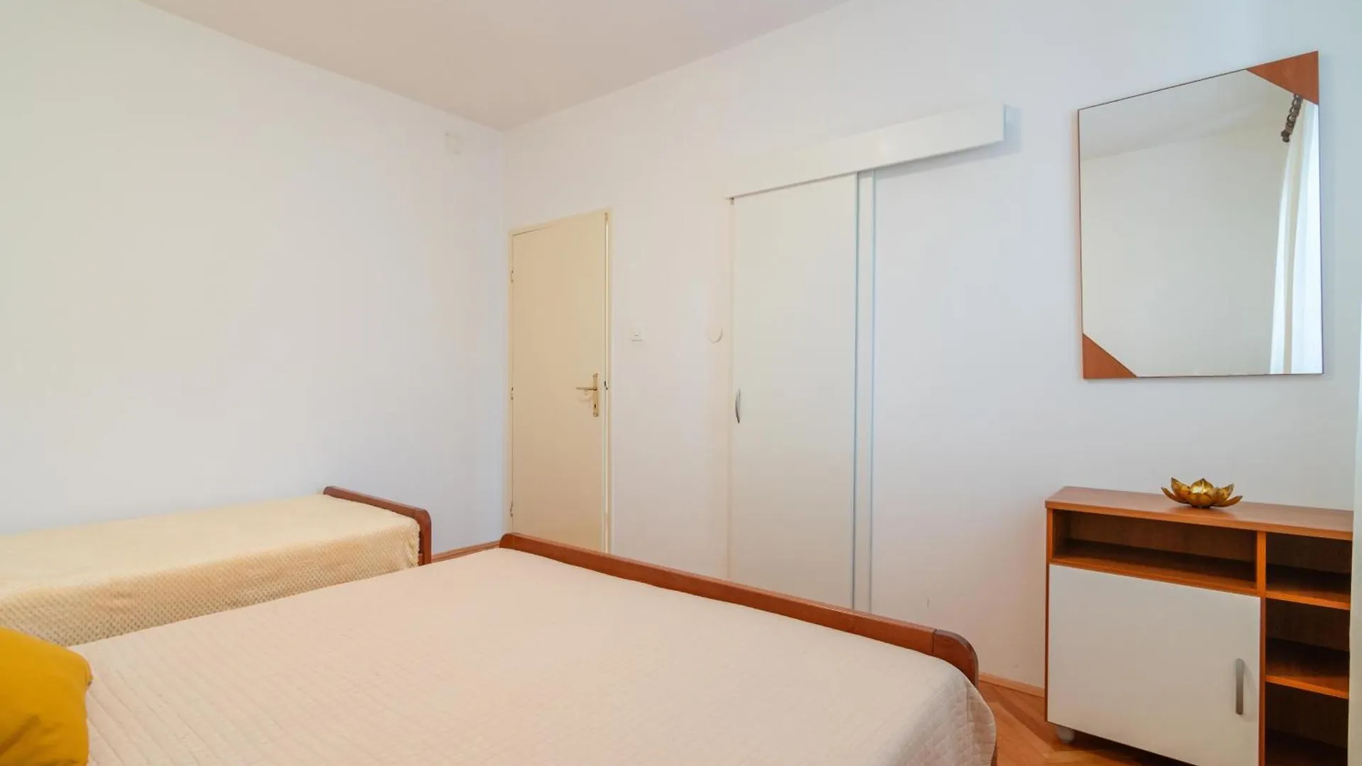 Apartments With A Parking Space Mandre, Pag - 18748 Kolan
