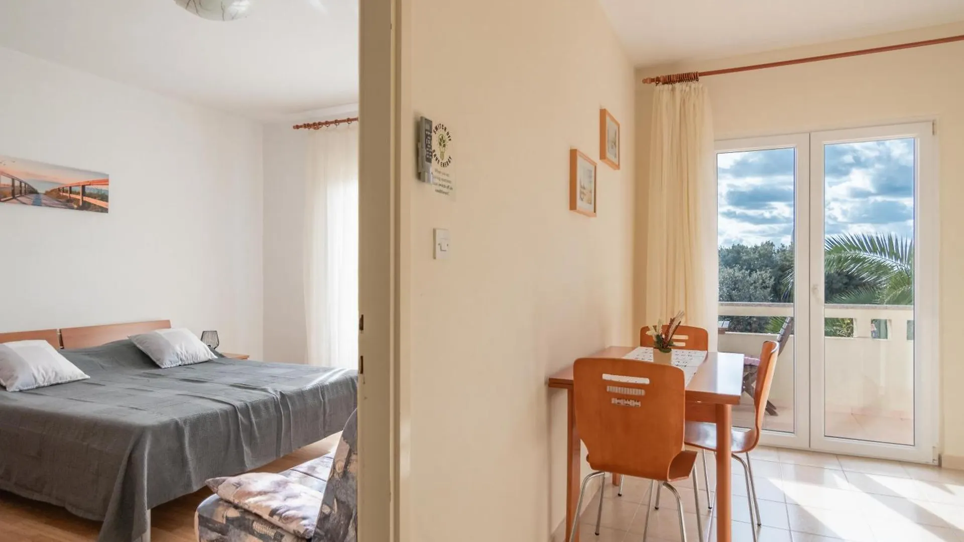 Apartments With A Parking Space Mandre, Pag - 18748 Kolan 0*,