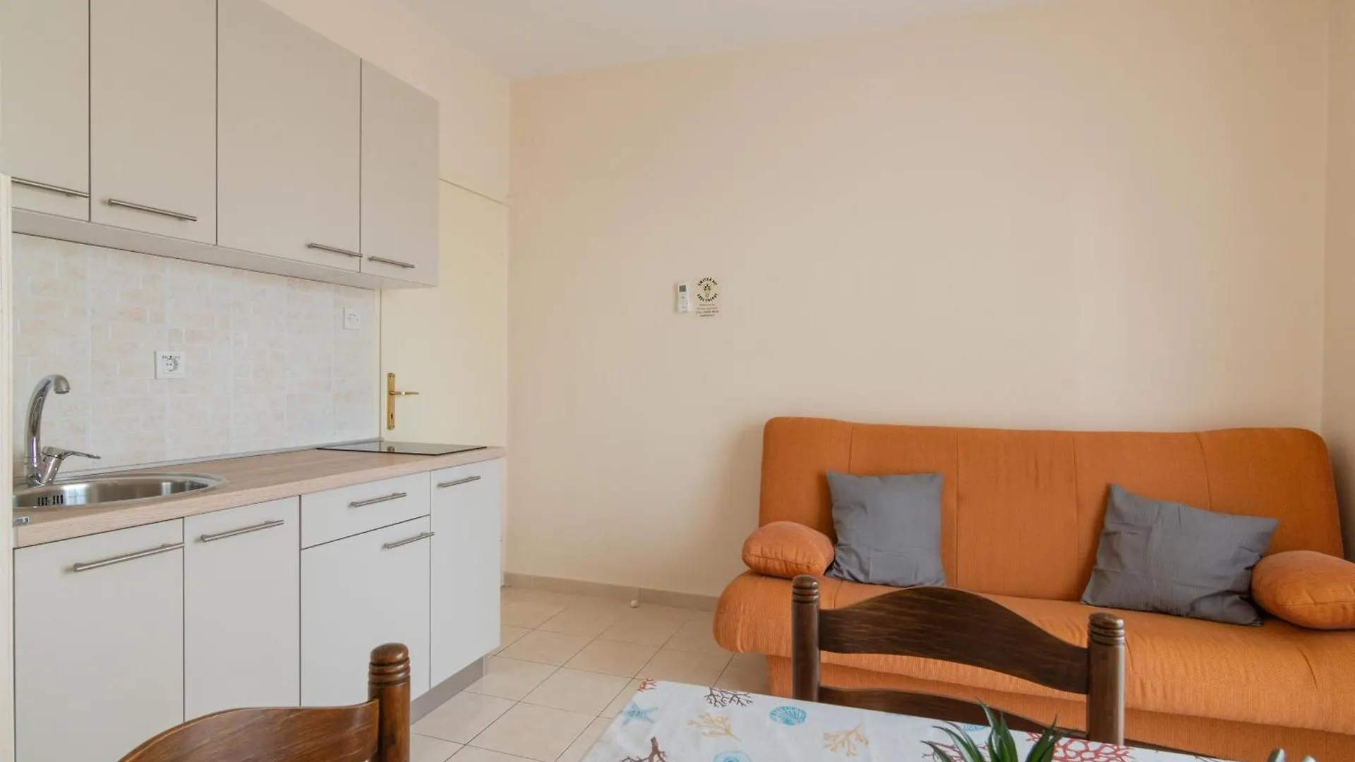 Apartments With A Parking Space Mandre, Pag - 18748 Kolan