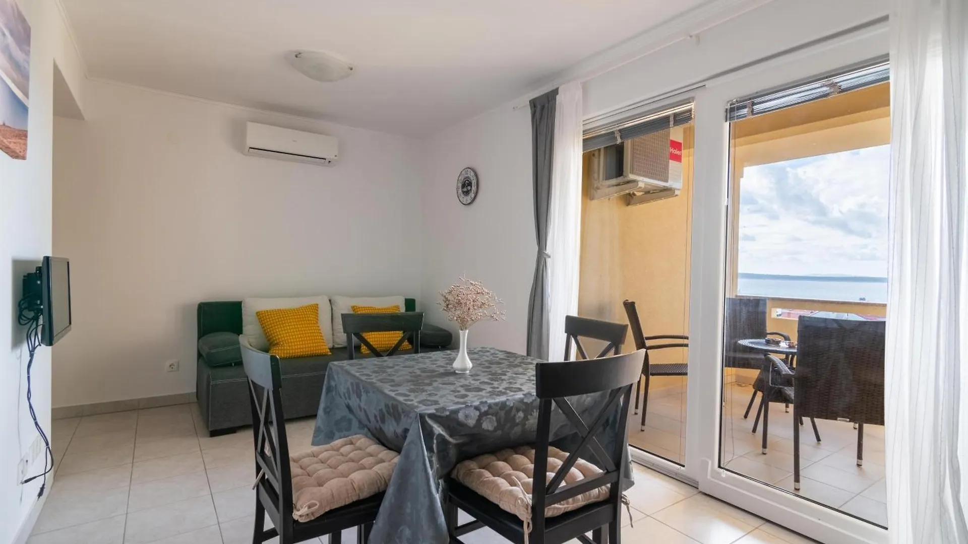 Apartments With A Parking Space Mandre, Pag - 18748 Kolan Croatia